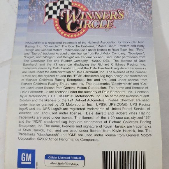 Winner's Circle Magnetic Racers #24 Jeff Gordon Dupont Chevy  -- ITEM #465 - Picture 2 of 2